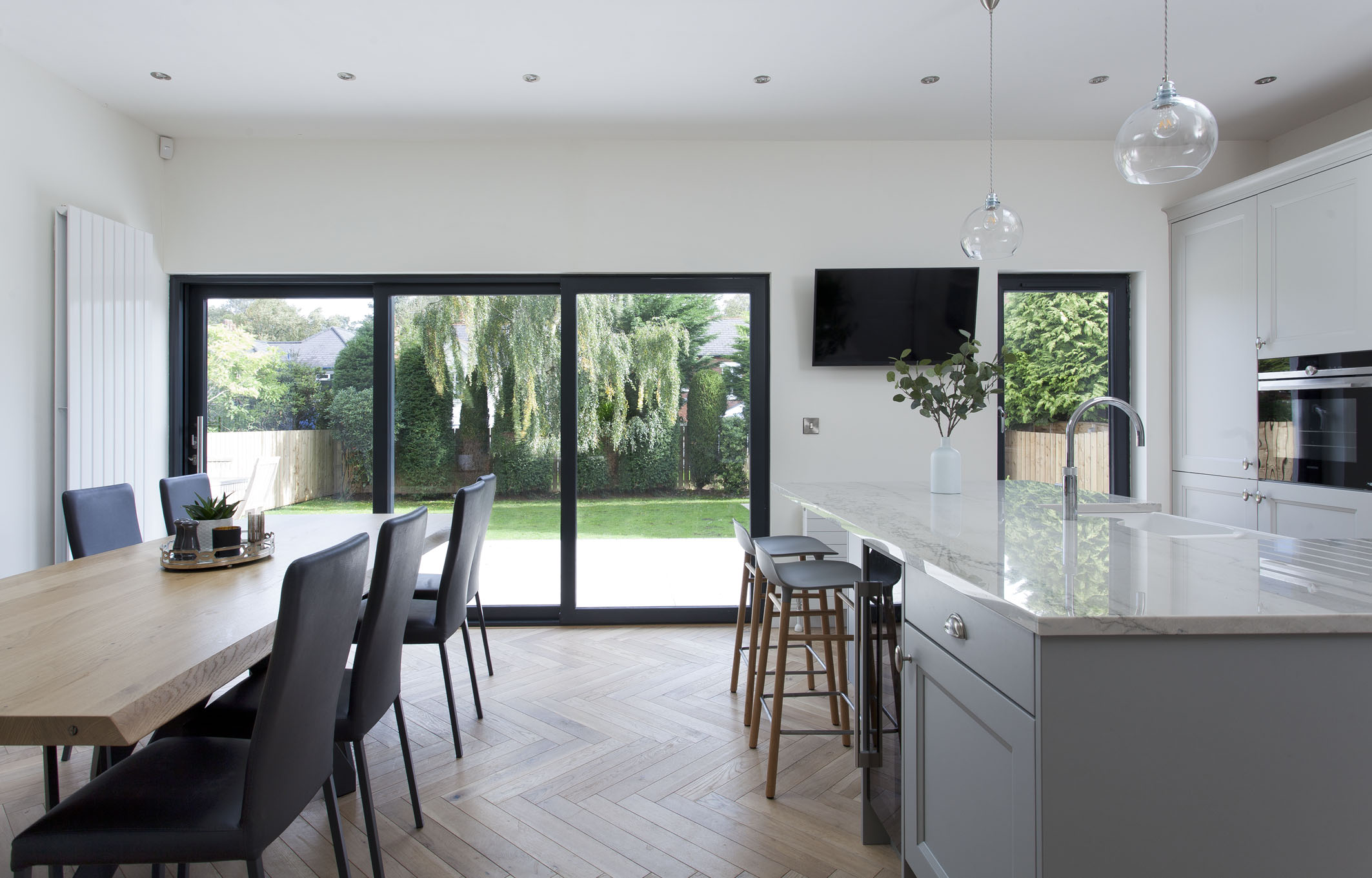 GREEN BLUE SCHULLER KITCHEN, SIEMENS APPLIANCES