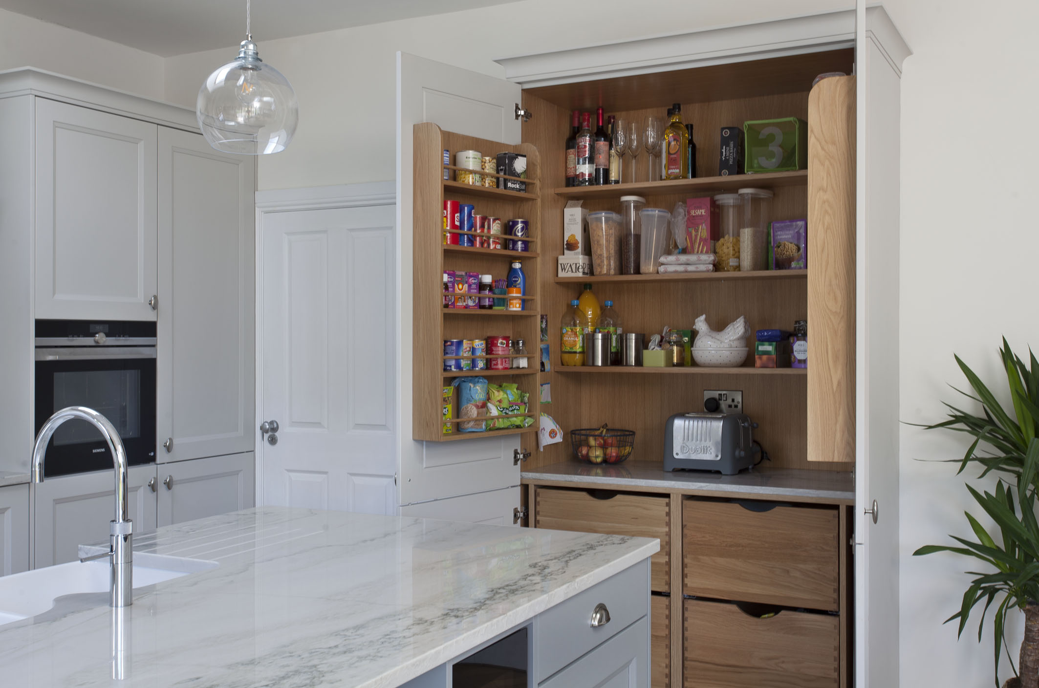 GREEN BLUE SCHULLER KITCHEN, SIEMENS APPLIANCES