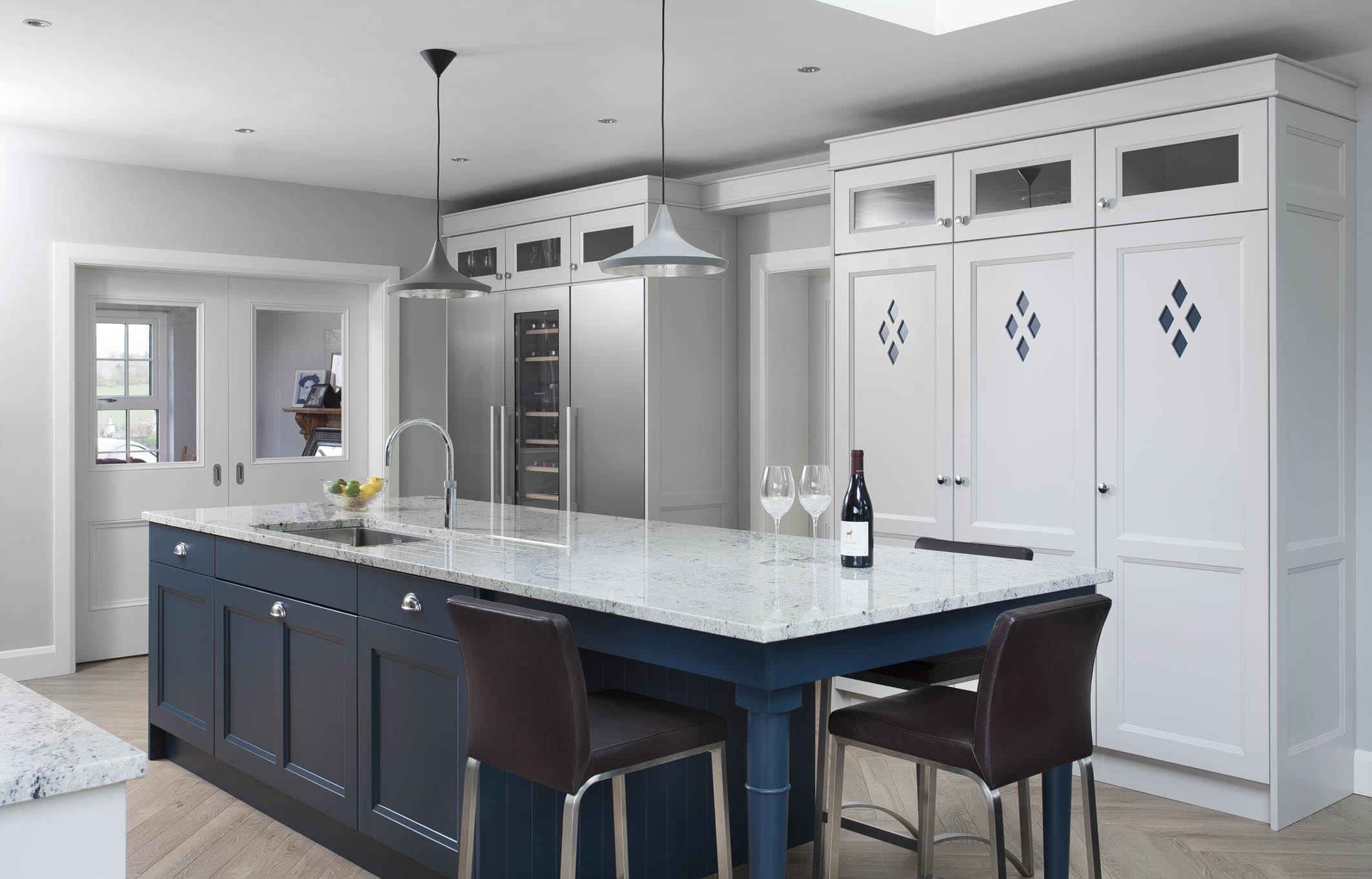 GREEN BLUE SCHULLER KITCHEN, SIEMENS APPLIANCES