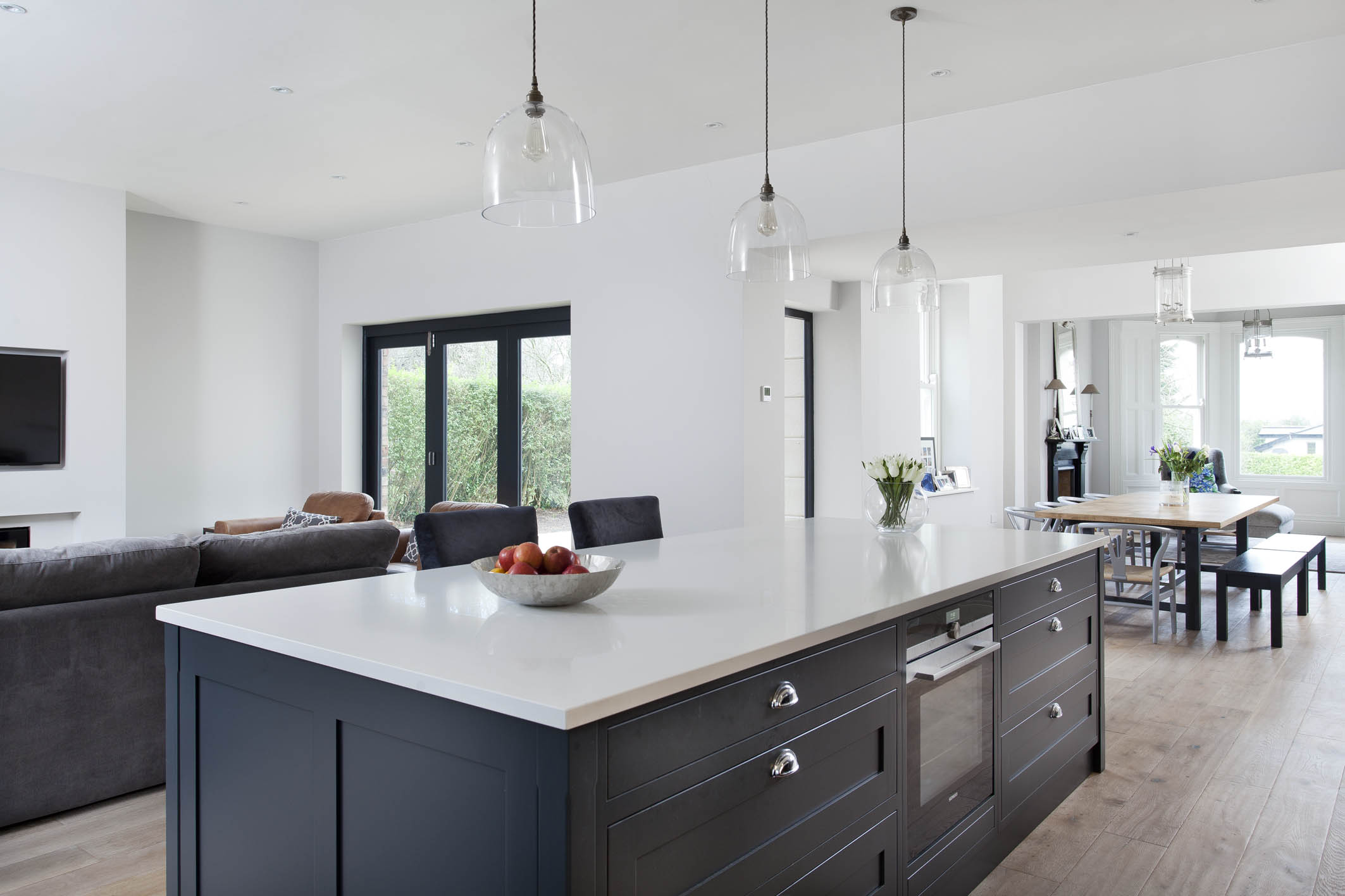 GREEN BLUE SCHULLER KITCHEN, SIEMENS APPLIANCES