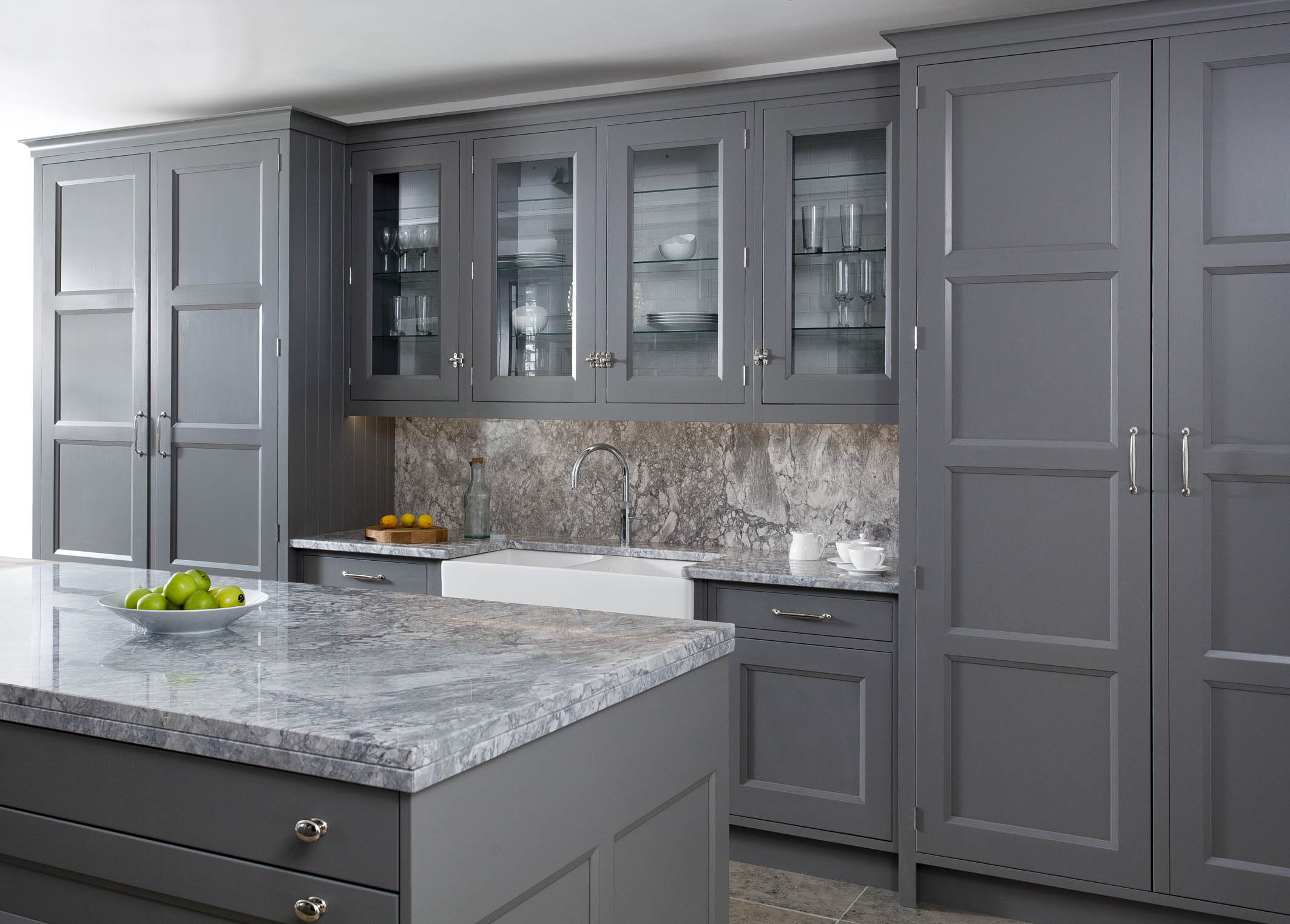 GREEN BLUE SCHULLER KITCHEN, SIEMENS APPLIANCES