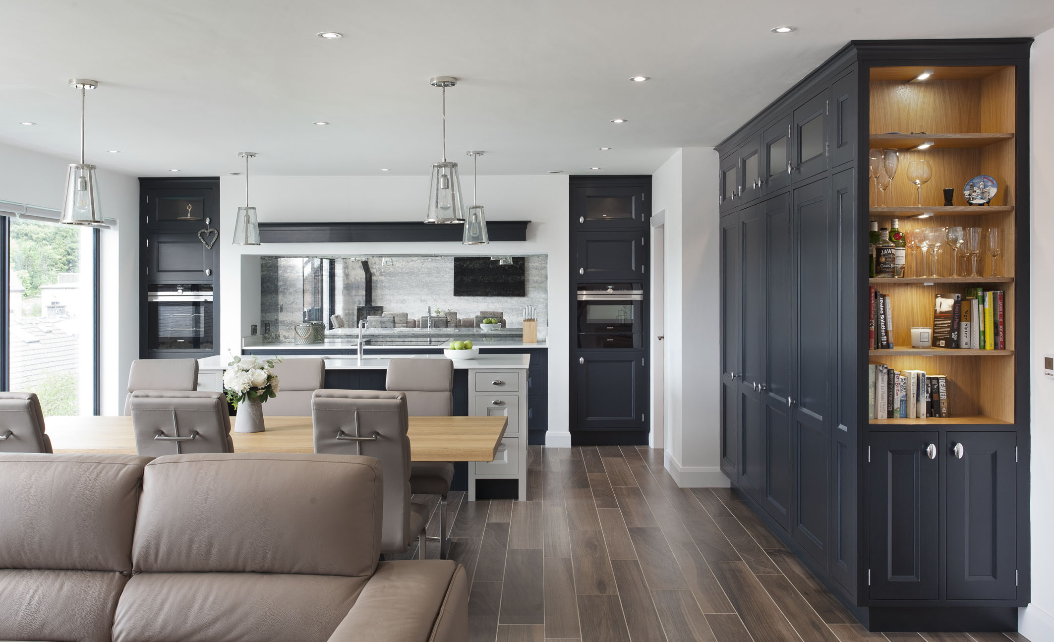 GREEN BLUE SCHULLER KITCHEN, SIEMENS APPLIANCES