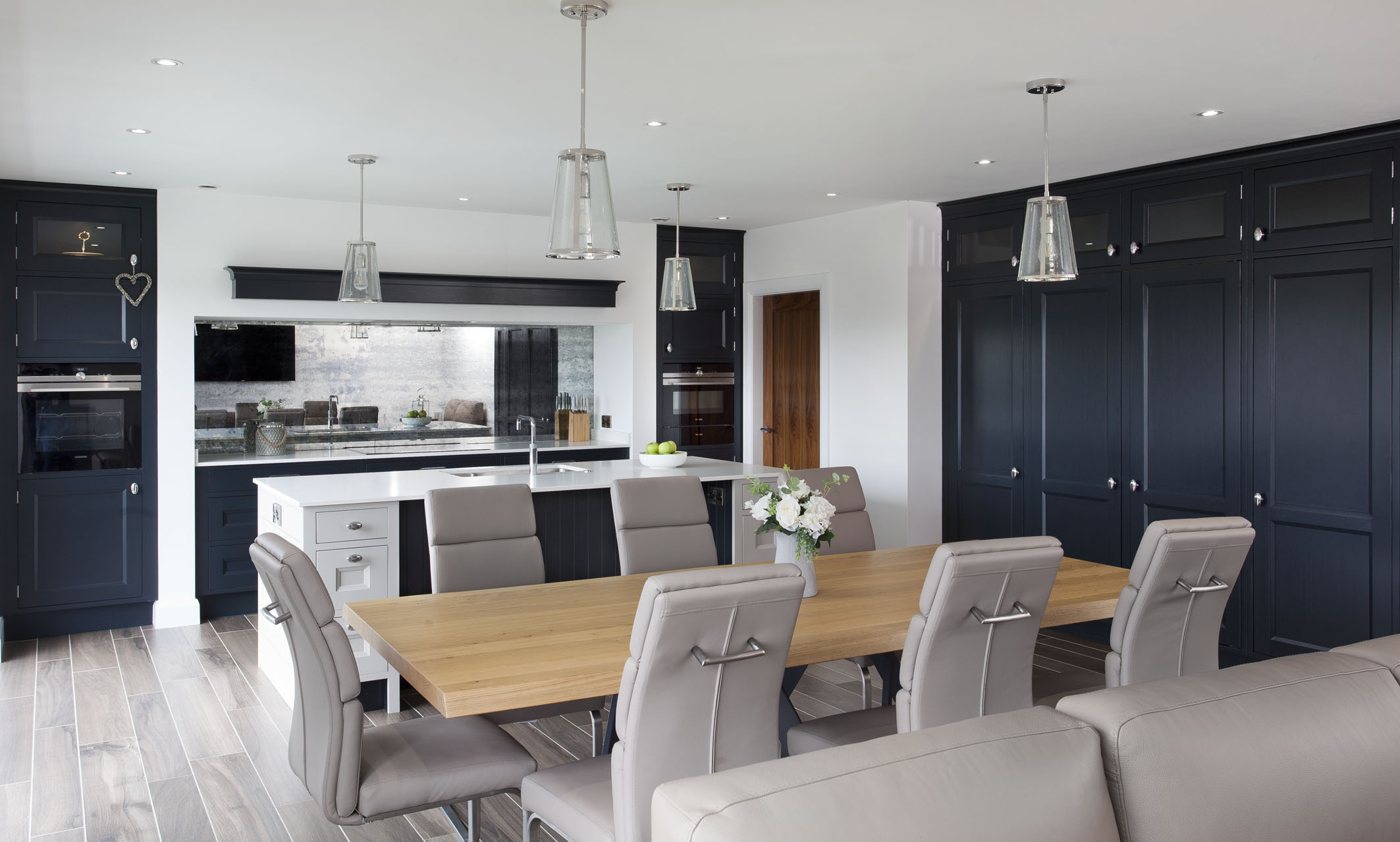 GREEN BLUE SCHULLER KITCHEN, SIEMENS APPLIANCES