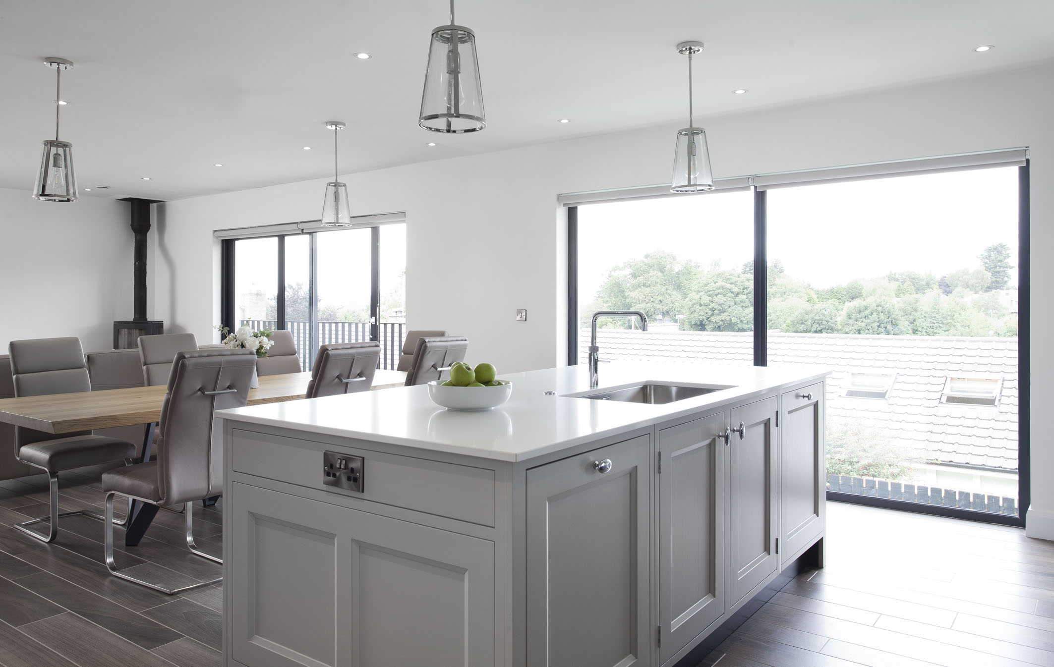 GREEN BLUE SCHULLER KITCHEN, SIEMENS APPLIANCES