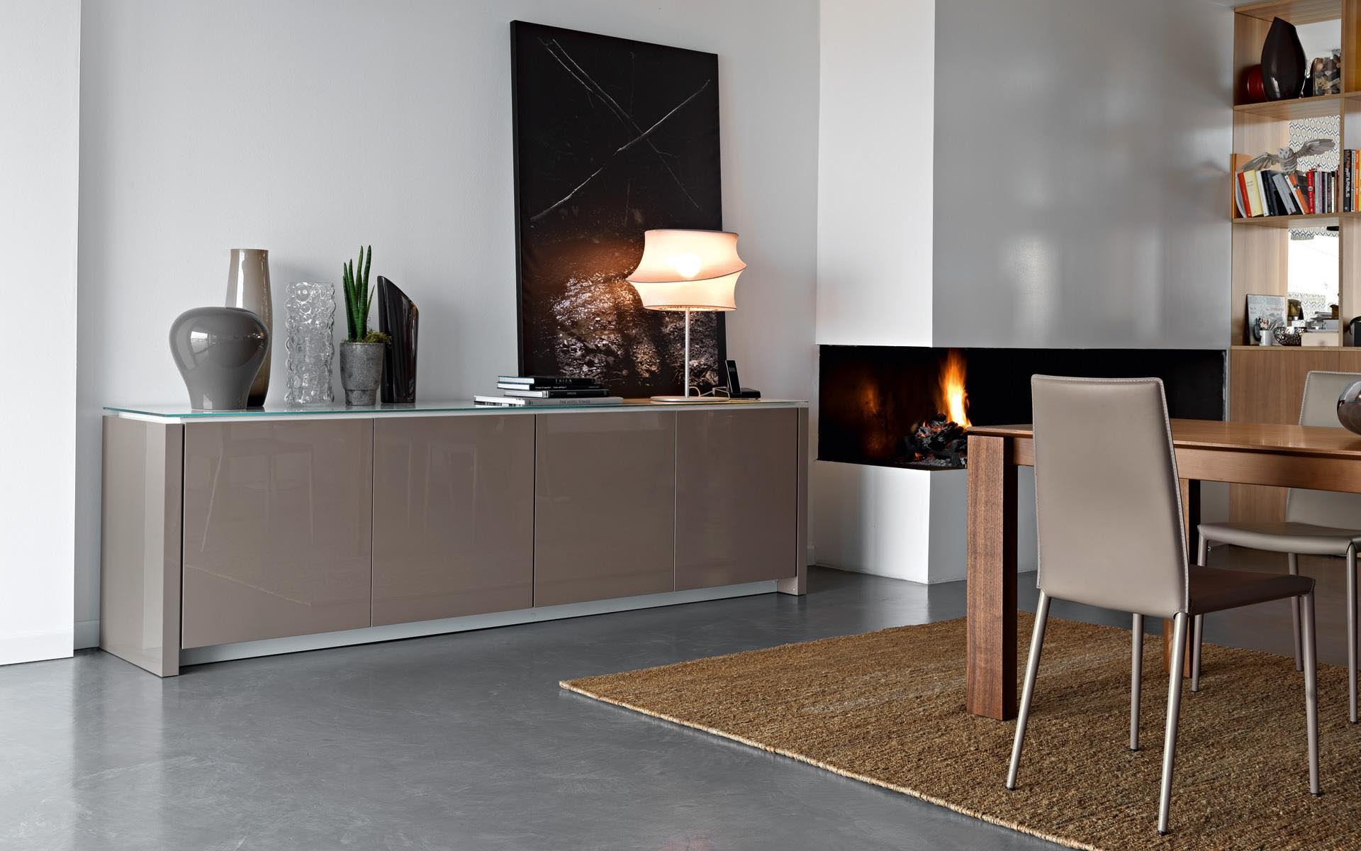 Calligaris highg gloss side board in a open plan kitchen dining area