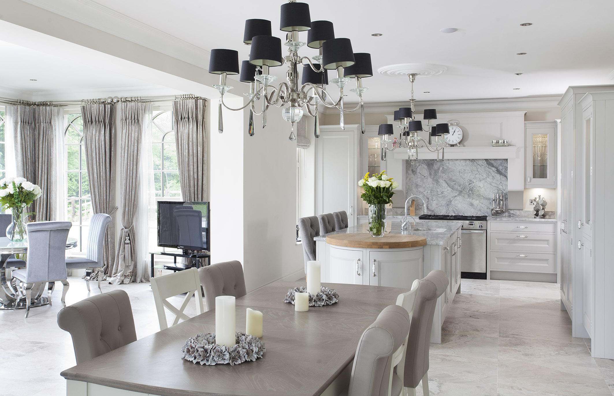 GREEN BLUE SCHULLER KITCHEN, SIEMENS APPLIANCES